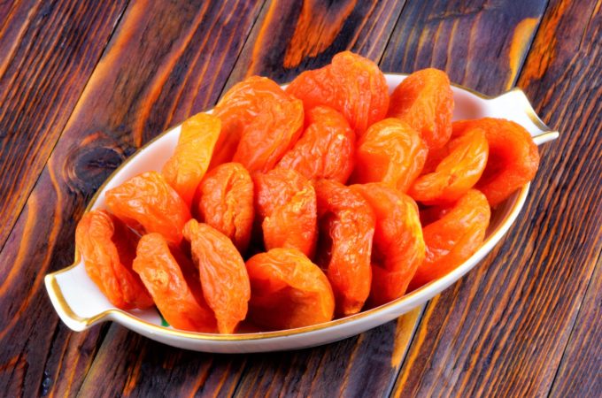 Morele suszone jasne czy ciemne?