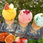Lody gałkowe w rożku z pistacjami dla dzieci