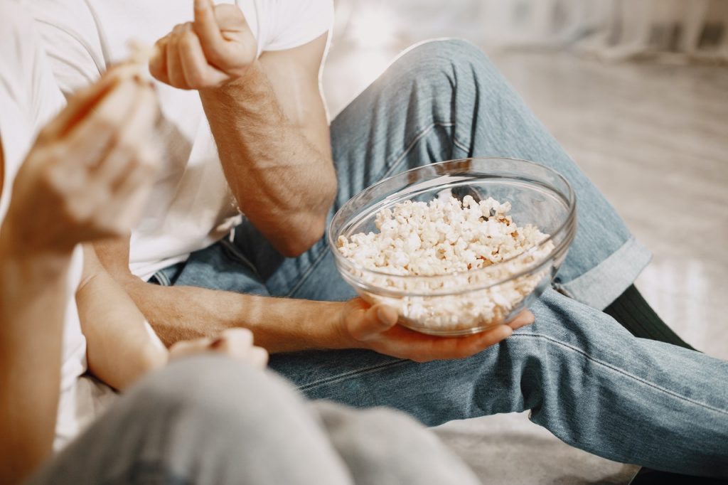 popcorn w misce