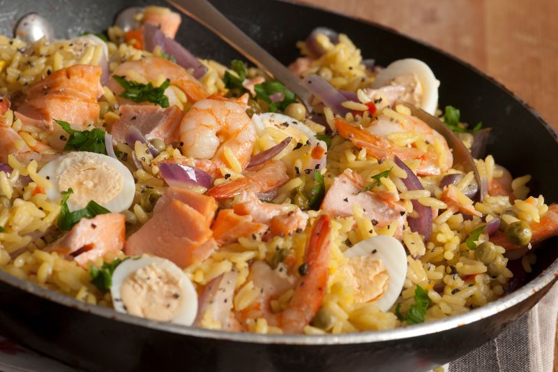 Kedgeree z krewetkami i ryżem basmati