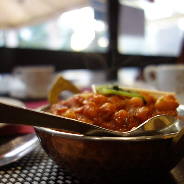 Curry z ciecierzycą i bakłażanem