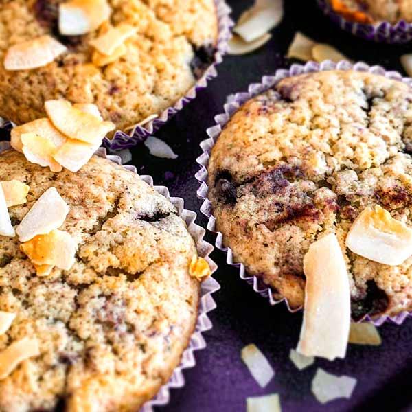 Muffiny z komosy ryżowej ze szpinakiem i suszonymi pomidorami