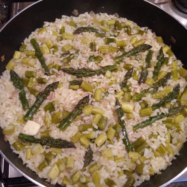 Risotto ze świeżymi szparagami